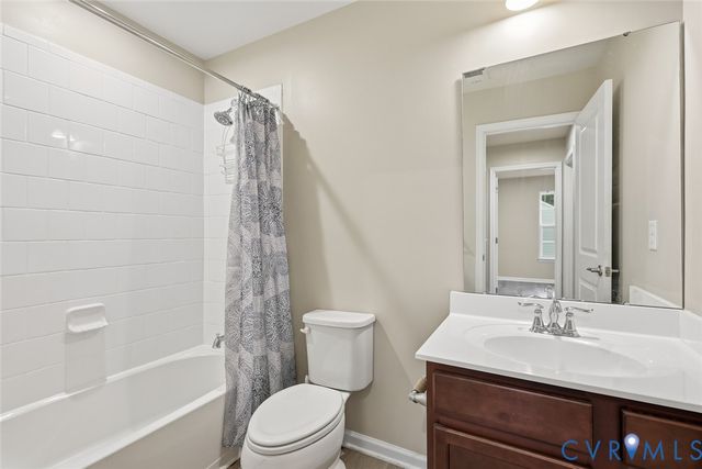 5860 Heathers Crossing Dr, Chesterfield, VA 23832