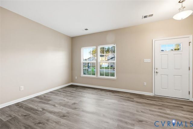 5860 Heathers Crossing Dr, Chesterfield, VA 23832