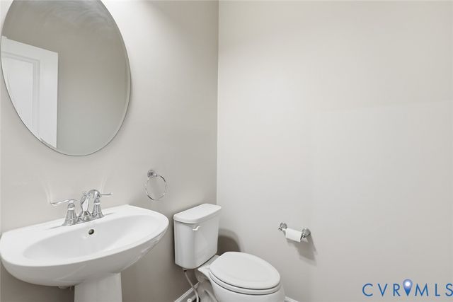 5860 Heathers Crossing Dr, Chesterfield, VA 23832