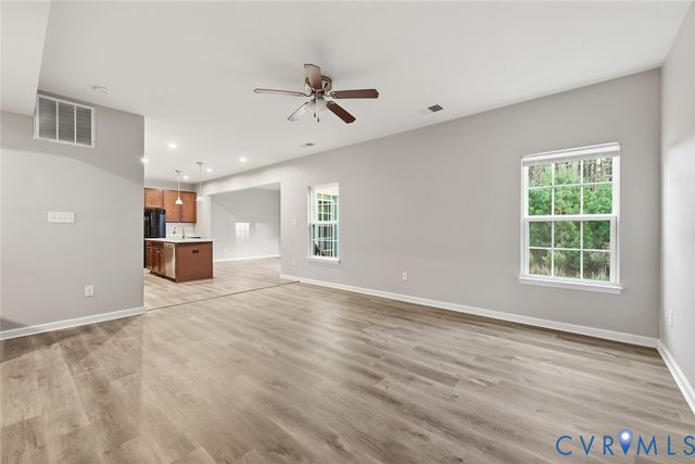 5860 Heathers Crossing Dr, Chesterfield, VA 23832