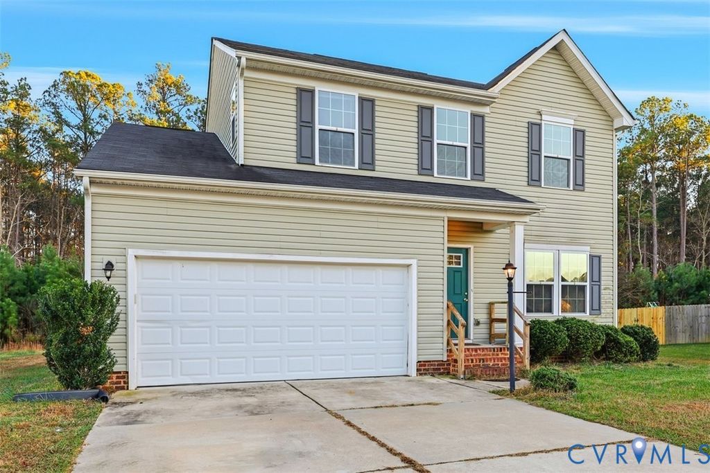 5860 Heathers Crossing Dr, Chesterfield, VA 23832