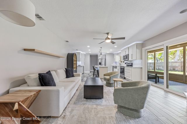 2554 Kumquat Street NE, Palm Bay, FL 32905