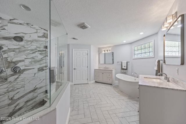 2554 Kumquat Street NE, Palm Bay, FL 32905