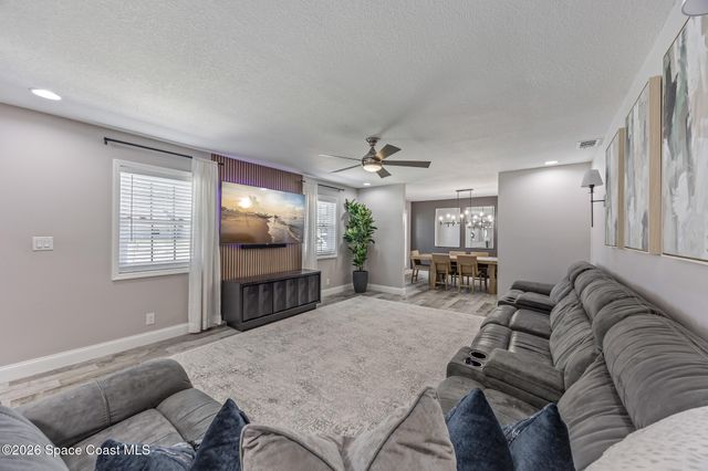 2554 Kumquat Street NE, Palm Bay, FL 32905