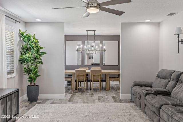 2554 Kumquat Street NE, Palm Bay, FL 32905