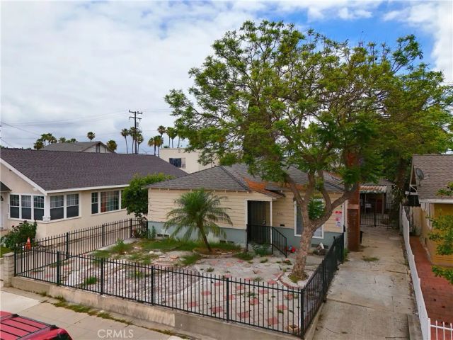 2246 Locust, Long Beach, CA 90806