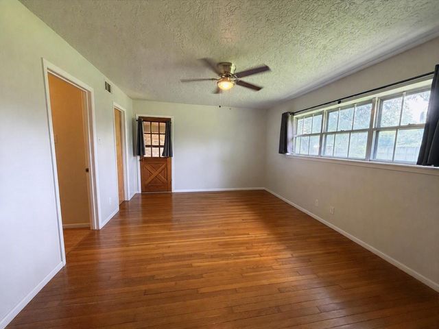 2603 Brom Bones Boulevard, Pearland, TX 77581