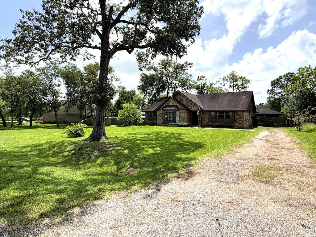 2603 Brom Bones Boulevard, Pearland, TX 77581
