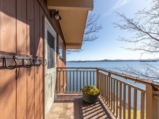 28 Idlewild Road, South Hero, VT 05486