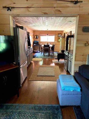 7129 Evergreen Ln, Ganges Twp, MI 49408