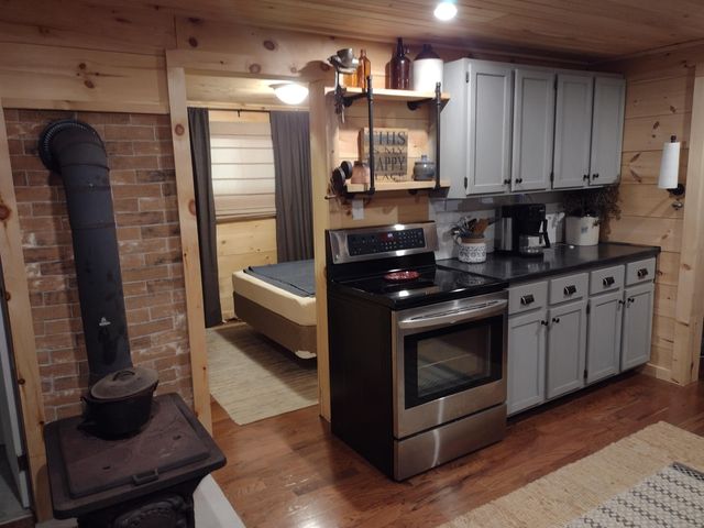 7129 Evergreen Ln, Ganges Twp, MI 49408