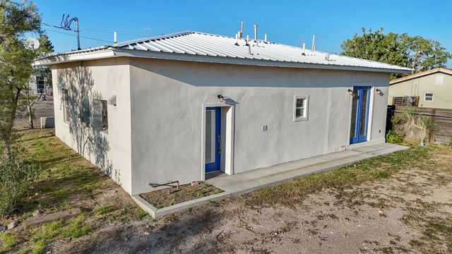 1319 Sacramento, Marfa, TX 79842