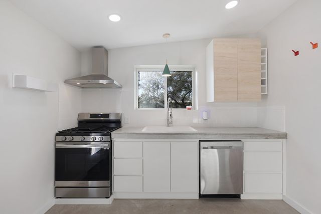 1319 Sacramento, Marfa, TX 79842