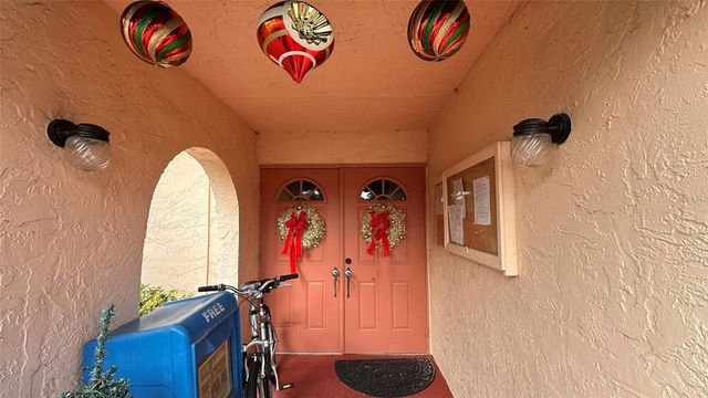 9783 86TH AVENUE, Seminole, FL 33777