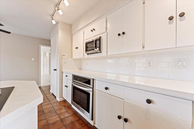 11530 Ella Lee Lane, Houston, TX 77077