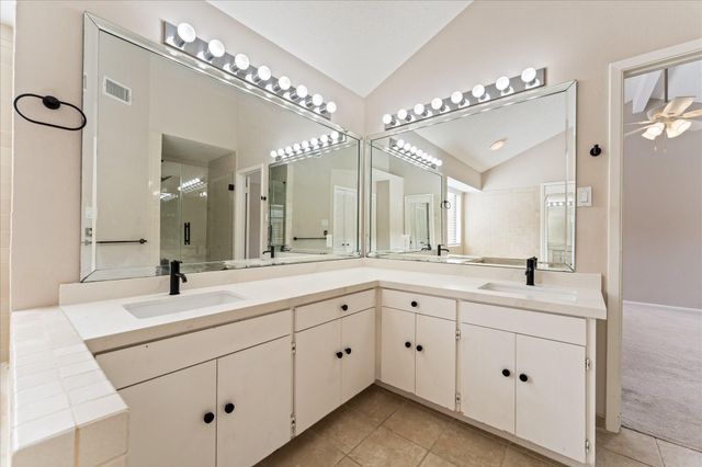 11530 Ella Lee Lane, Houston, TX 77077