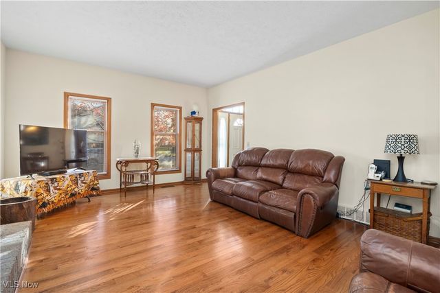 309 Highland Park Drive, Elyria, OH 44035