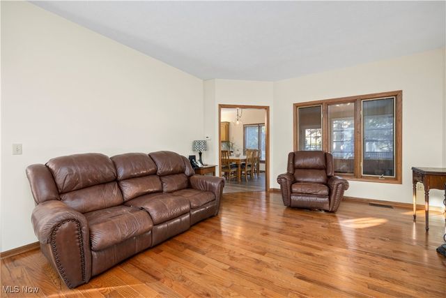 309 Highland Park Drive, Elyria, OH 44035