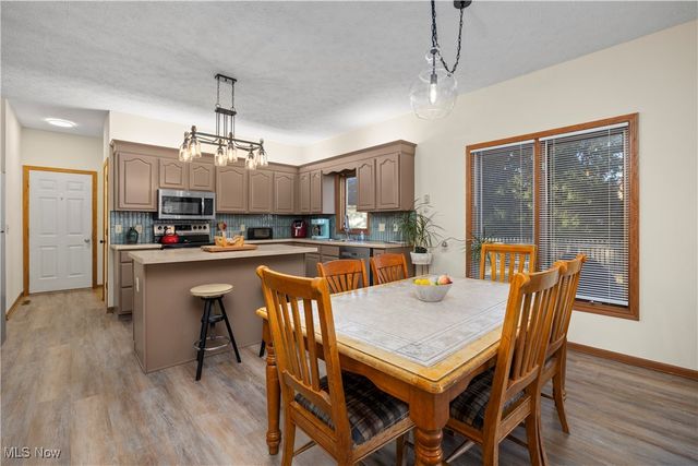 309 Highland Park Drive, Elyria, OH 44035