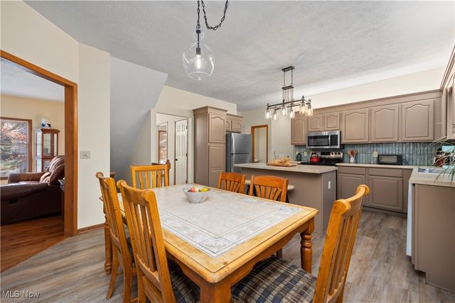 309 Highland Park Drive, Elyria, OH 44035