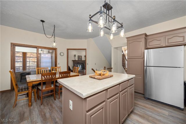 309 Highland Park Drive, Elyria, OH 44035