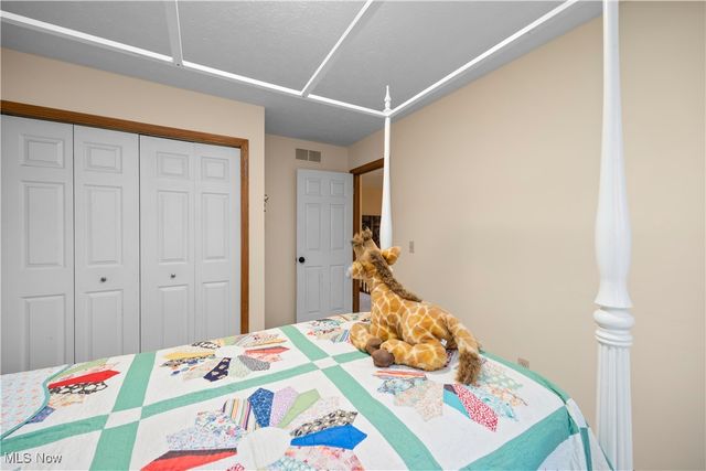 309 Highland Park Drive, Elyria, OH 44035