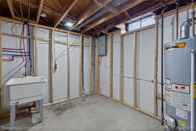 12253 Marla Drive, Warren, MI 48088