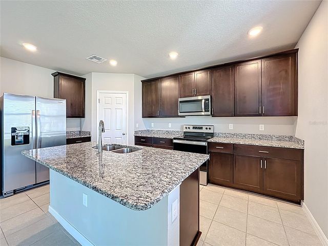 5251 MEREDREW LANE, St Cloud, FL 34771