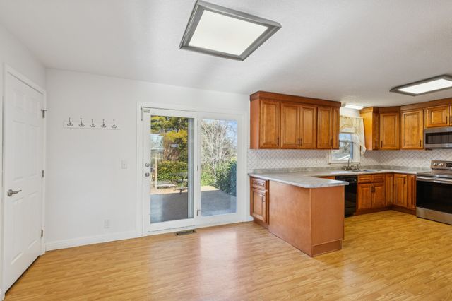 303 Janette Ave, Goodlettsville, TN 37072