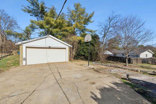 303 Janette Ave, Goodlettsville, TN 37072