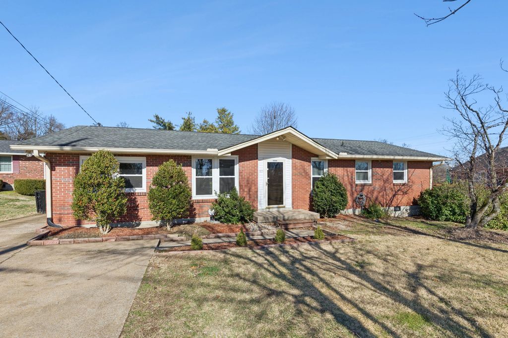 303 Janette Ave, Goodlettsville, TN 37072