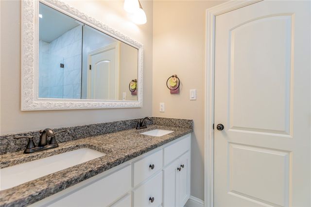 3 Leatherwood Drive, Holiday Island, AR 72631