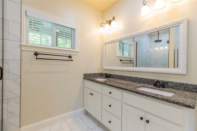 3 Leatherwood Drive, Holiday Island, AR 72631