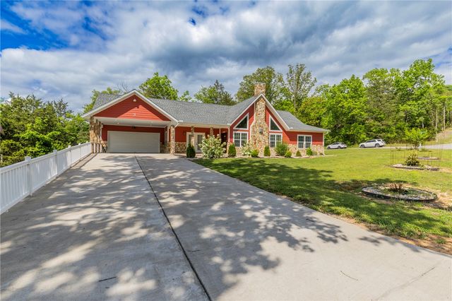3 Leatherwood Drive, Holiday Island, AR 72631