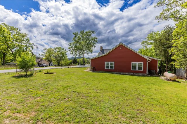 3 Leatherwood Drive, Holiday Island, AR 72631
