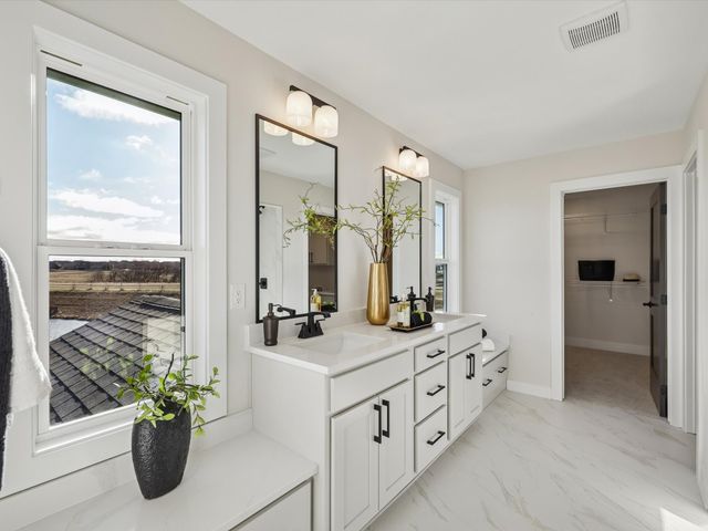 240 NW Copperleaf Court, Waukee, IA 50263