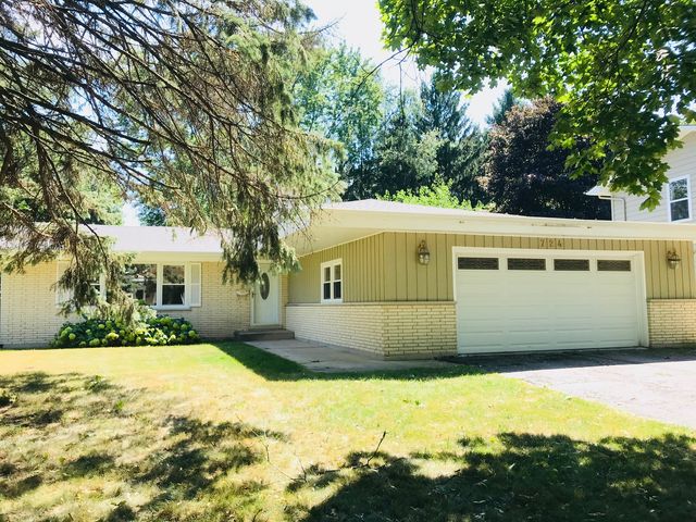 724 Burning Tree Lane, Naperville, IL 60563