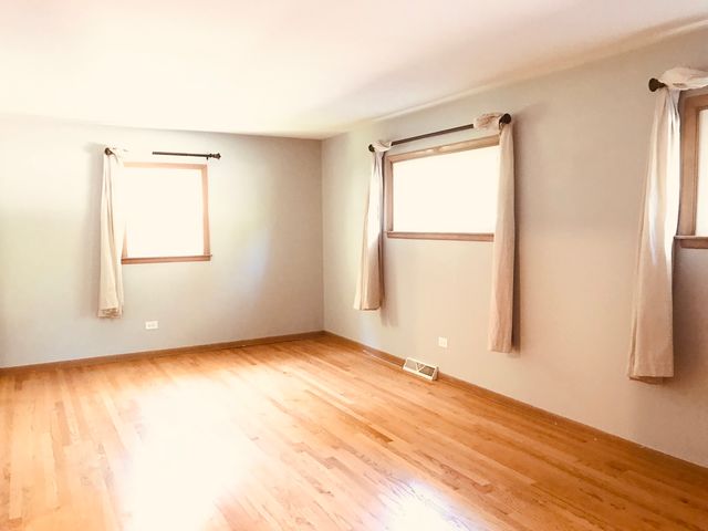 724 Burning Tree Lane, Naperville, IL 60563