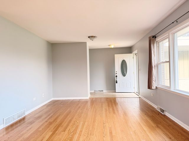 724 Burning Tree Lane, Naperville, IL 60563