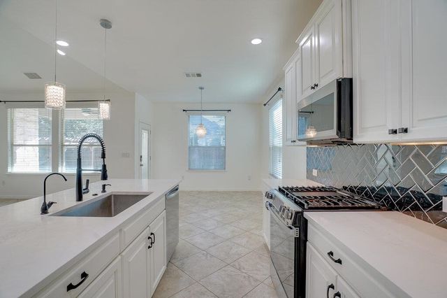2509 Etta May LN, Leander, TX 78641
