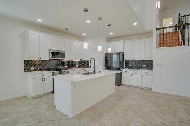 2509 Etta May LN, Leander, TX 78641