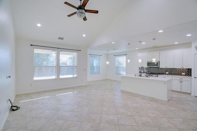 2509 Etta May LN, Leander, TX 78641