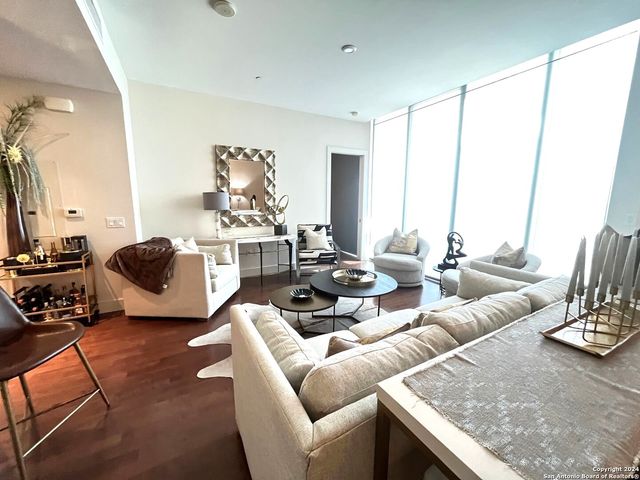 610 E Market St Unit 3109, San Antonio, TX 78205
