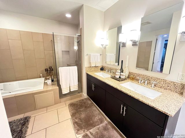 610 E Market St Unit 3109, San Antonio, TX 78205
