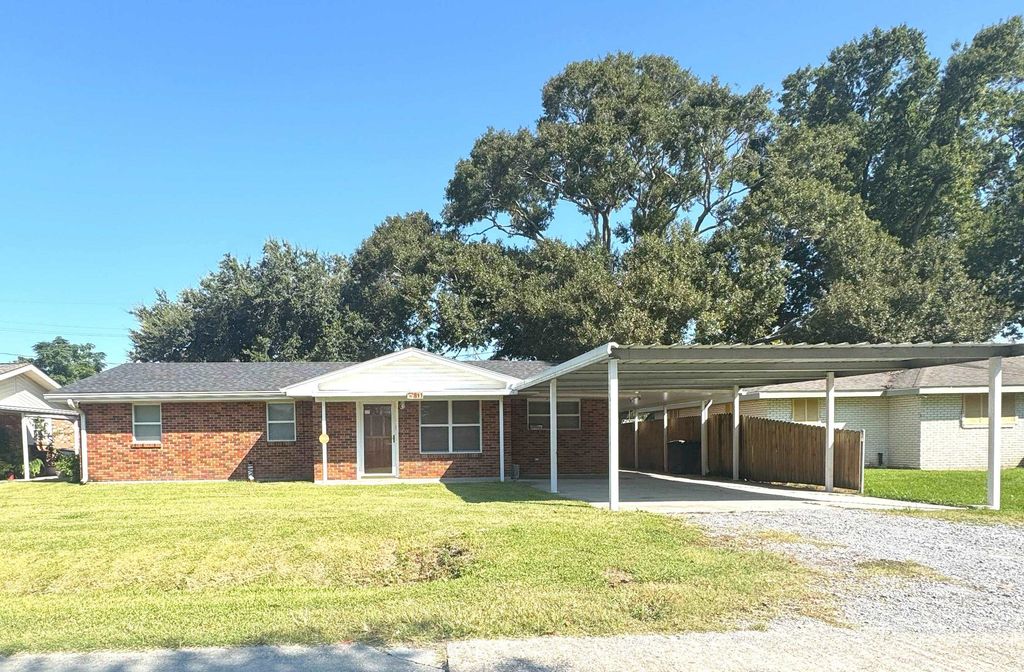 811 Kenney Street, Houma, LA 70364