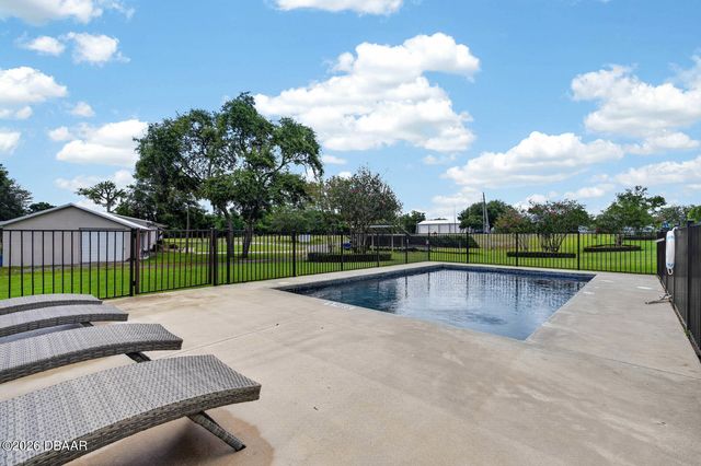 350 FOX HOLLOW FARMS RD, Pierson, FL 32180