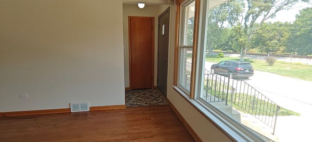 10824 S Sacramento Avenue, Chicago, IL 60655