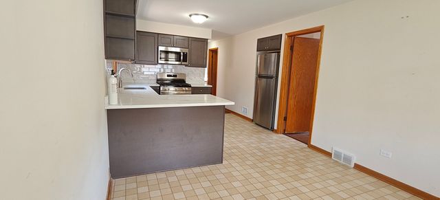 10824 S Sacramento Avenue, Chicago, IL 60655