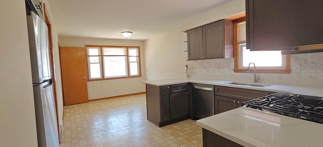 10824 S Sacramento Avenue, Chicago, IL 60655