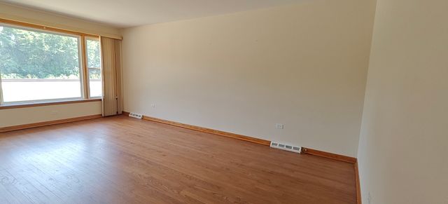 10824 S Sacramento Avenue, Chicago, IL 60655